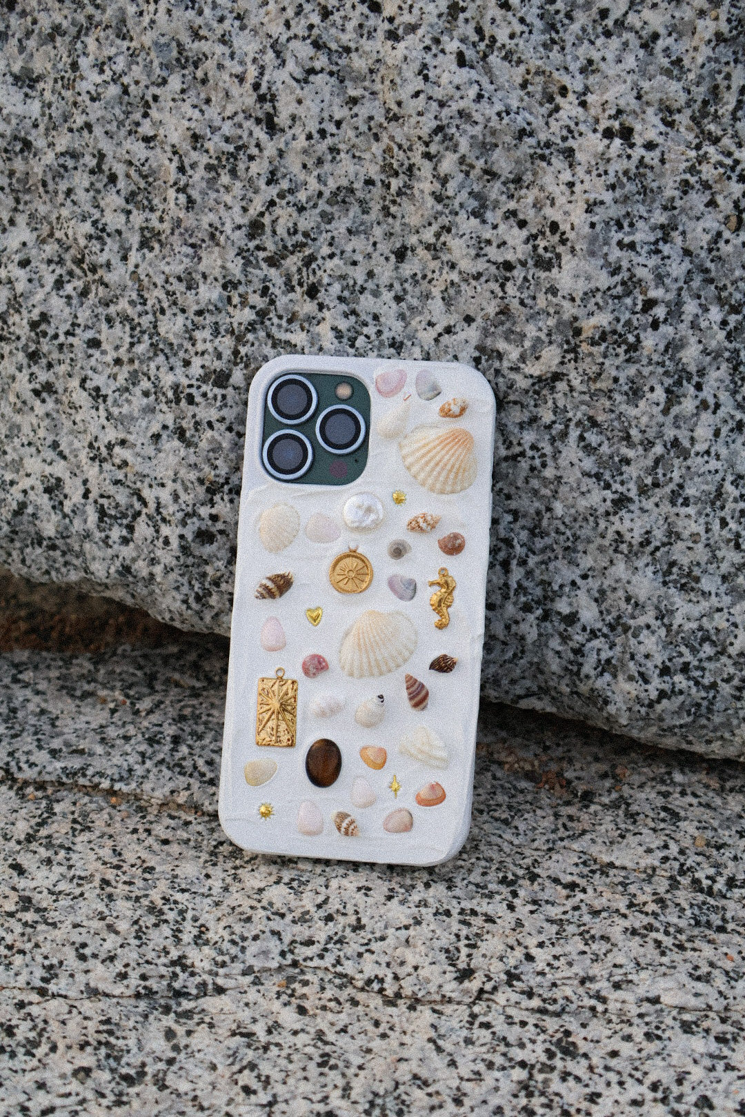 SHELL PHONE CASE